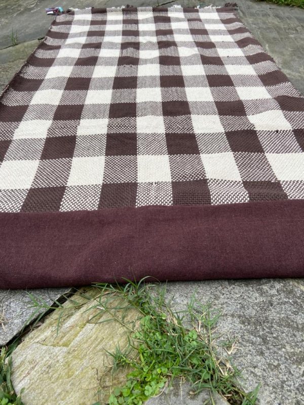 Handwoven yoga mat with checks (Code-UU242TC116)