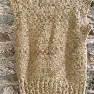 Hand knitted sleeveless cardigan V neck ( Code - UM252N120)