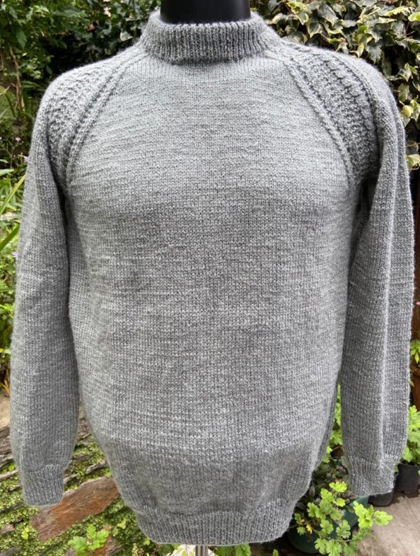 Hand knitted full sleeves pullover with round neck (Code - UM249N207)