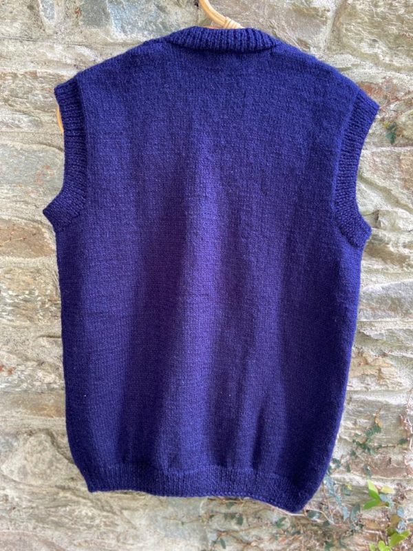 Hand knitted sleeveless cardigan V neck ( Code - UM151N018)