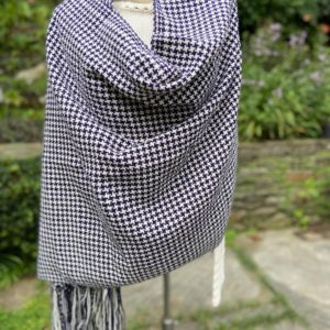 Handwoven woolen houndstooth shawl (Code-UW200NC105F)