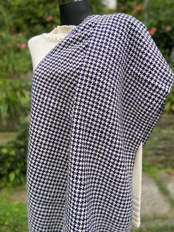 Handwoven woolen houndstooth shawl (Code-UW200NC105F)