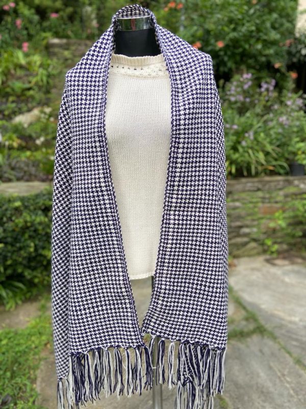 Handwoven woolen houndstooth shawl (Code-UW200NC105F)