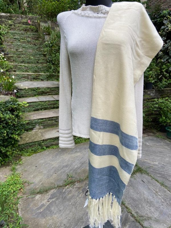 Handwoven woolen stole with side border (Code-UW199NOWF)