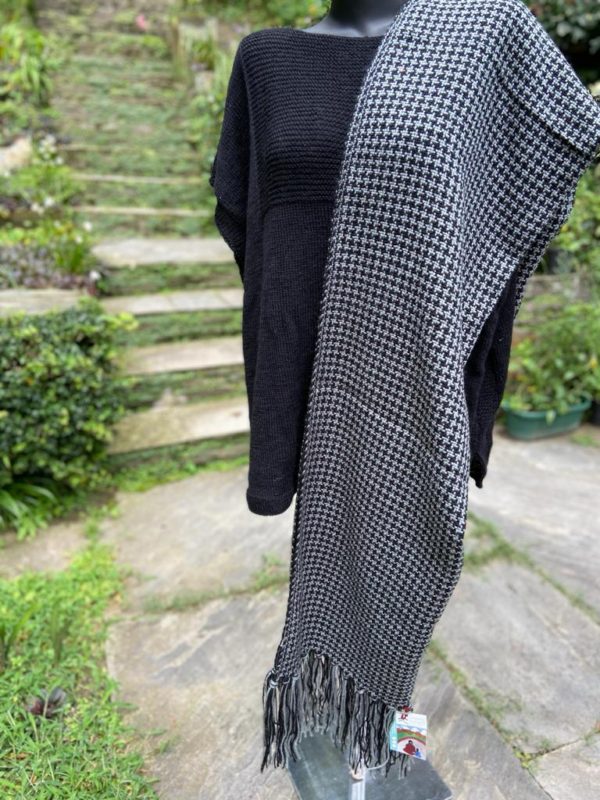 Handwoven woolen houndstooth shawl (Code-UW200NC106F)