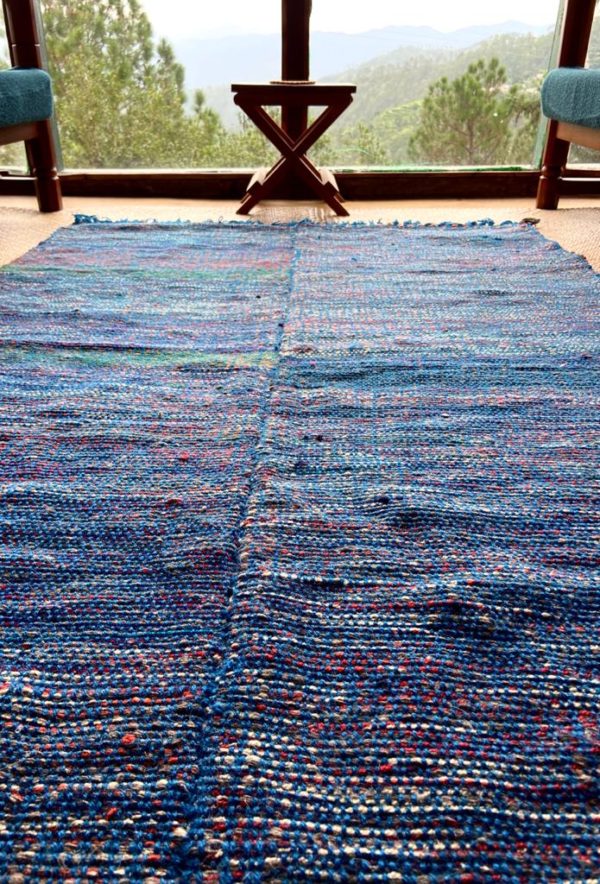 Handwoven two color floor mat (Code-UU246NC121)