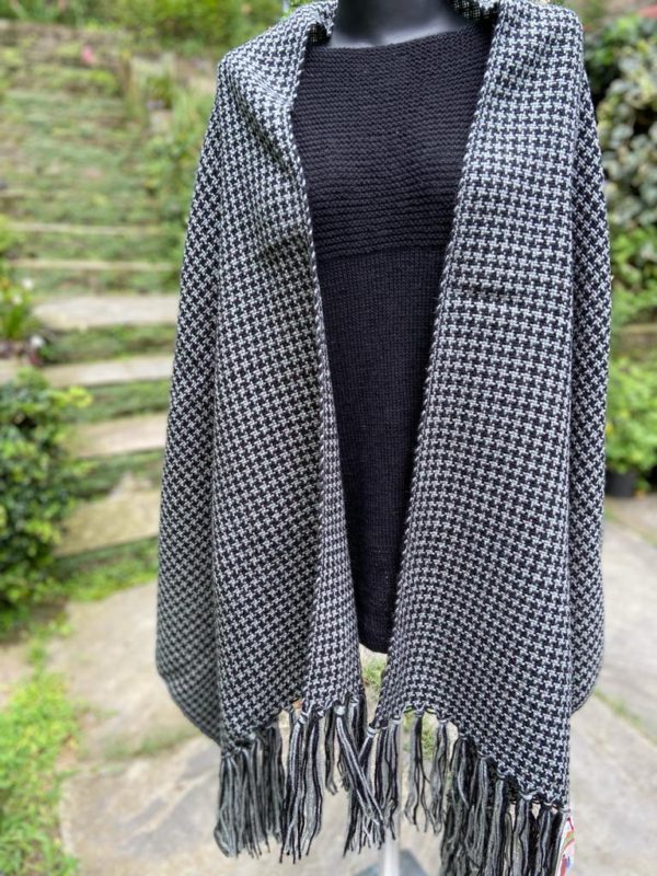 Handwoven woolen houndstooth shawl (Code-UW200NC106F)