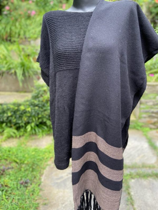 Handwoven woolen shawl with side border (Code-UW199P1513F)