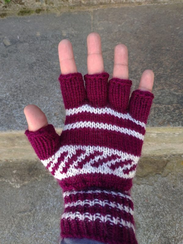 Mitten - Maroon & White (Code -UW307N029F)